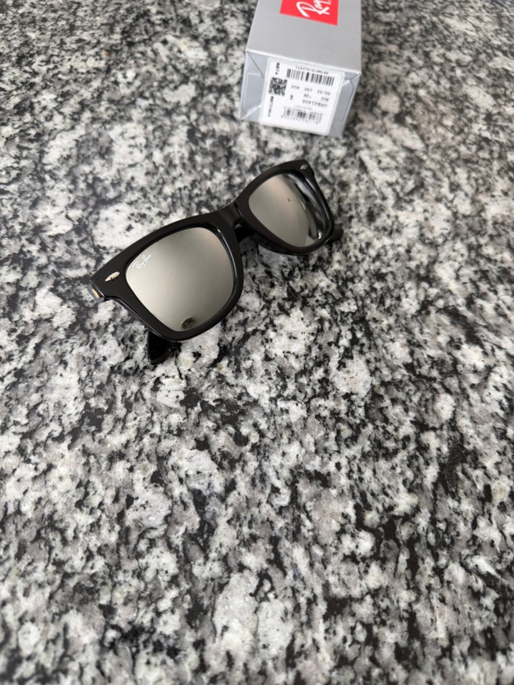 Ray-Ban Black Sunglasses with silver mirrored  lenses Wayferer - Picture 7 of 10